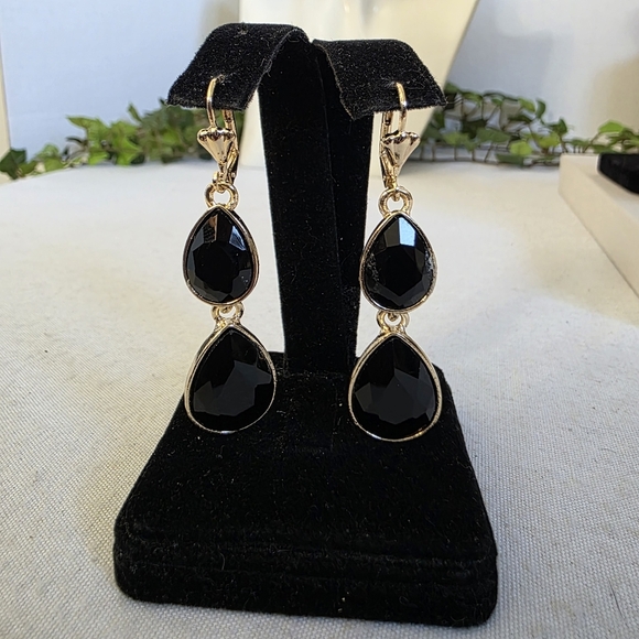 Gold Filled Black Glass Teardrop Necklace and Earrings Set - Picture 8 of 12